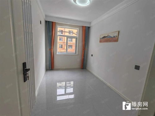 市中心 西門里小區多層一樓三室一廳一衛78.5平精裝58.5萬證滿五年帶儲藏室 滕州二手房出售