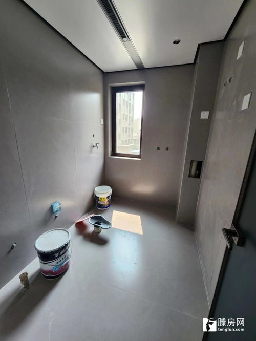 和家園三期,總高7 1層,電梯洋房3樓好樓層,四室兩廳兩衛,飛機戶型,南北通透,豪華裝修,朝陽落地窗 滕州二手房出售