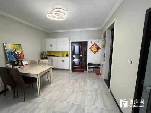 濱江國際御園,19樓觀景,精裝修,兩室兩廳一衛,全屋落地窗,客廳朝陽,可拎包入住,帶儲藏室,證滿兩年 滕州二手房出售