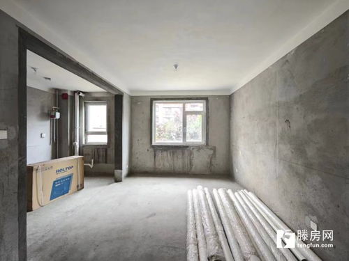 保利海德佳園b區,電梯洋房多層2樓,總高8層,毛坯,三室兩廳兩衛,南北通透,飛機戶型,帶車位儲藏室, 滕州二手房出售